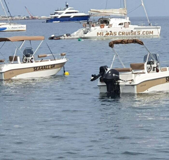 Location de bateaux sans permis à Santorin