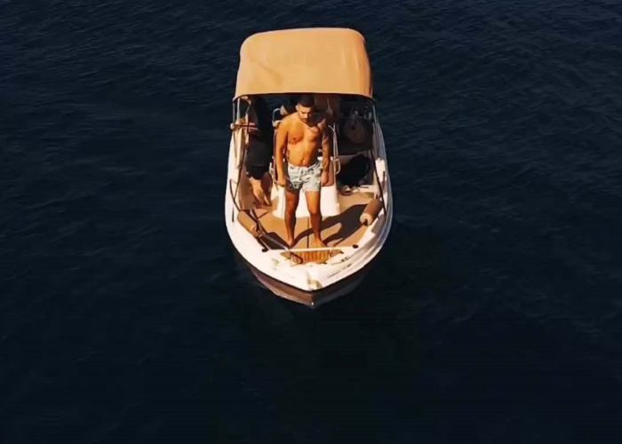 meilleur choix de location de bateau à Santorin